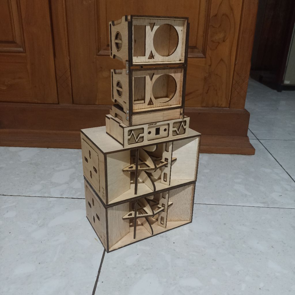 satu set box miniatur sound system