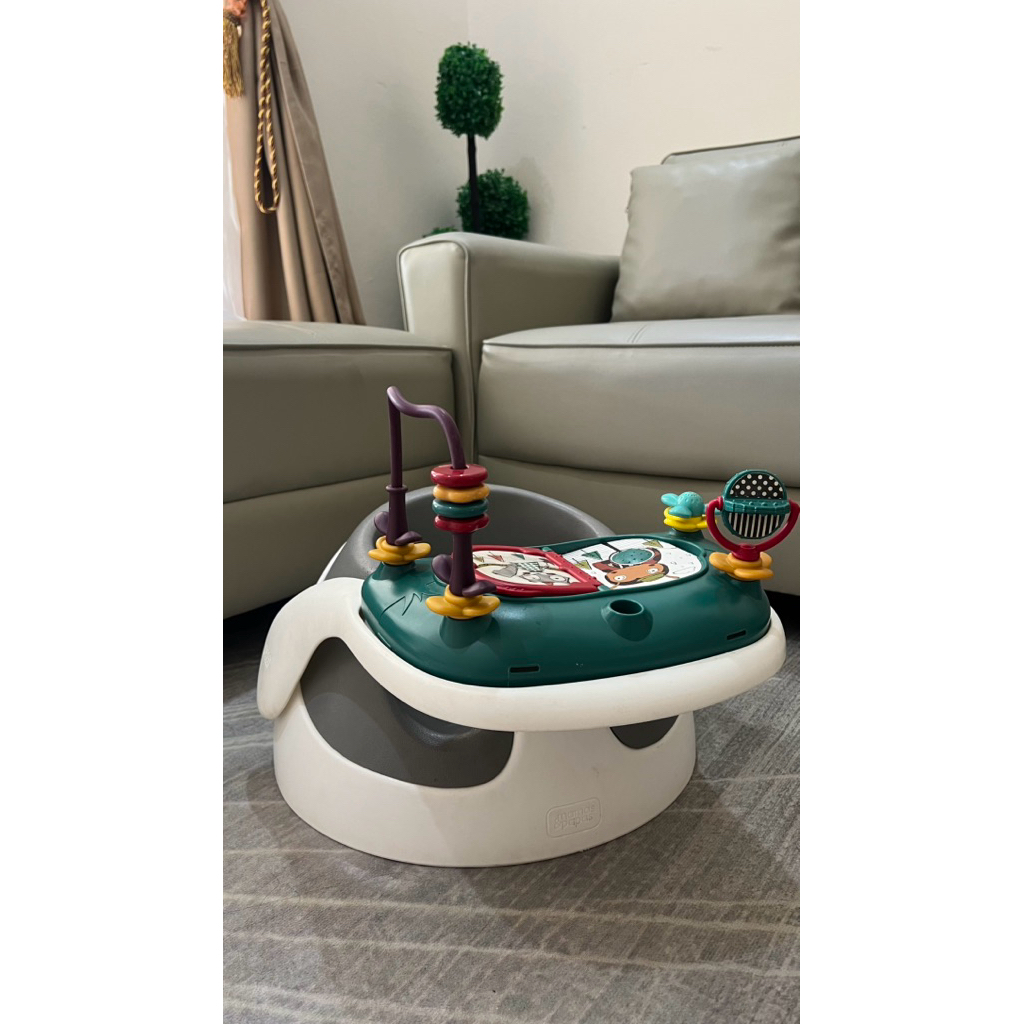 Baby snug with play tray mamas papas