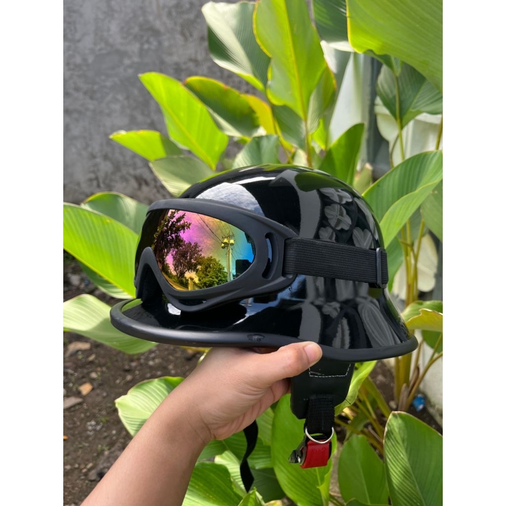 Helm Nazy Losantos Old Retro