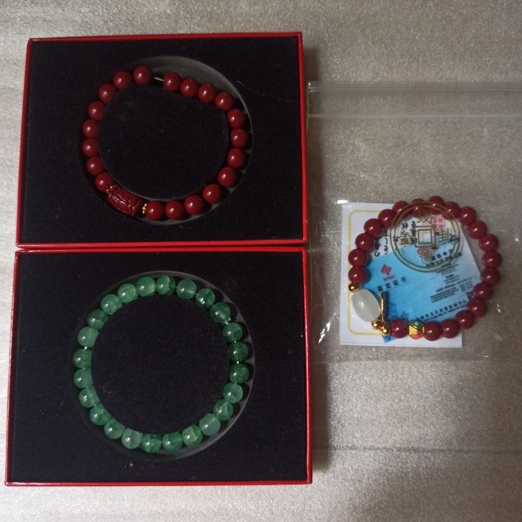 Gelang giok japan /cina warna merah & hijau