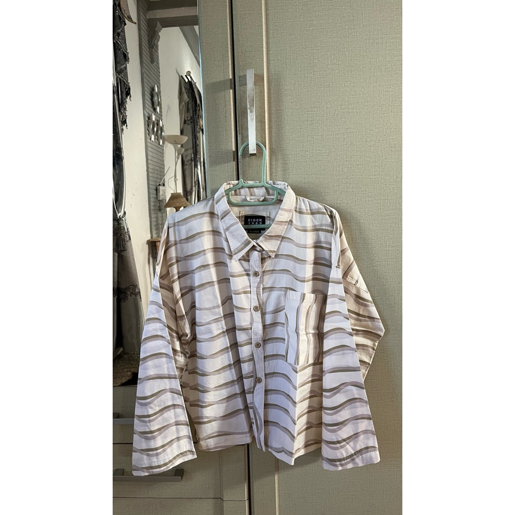 Preloved Kemeja Wanita Eiger size XL