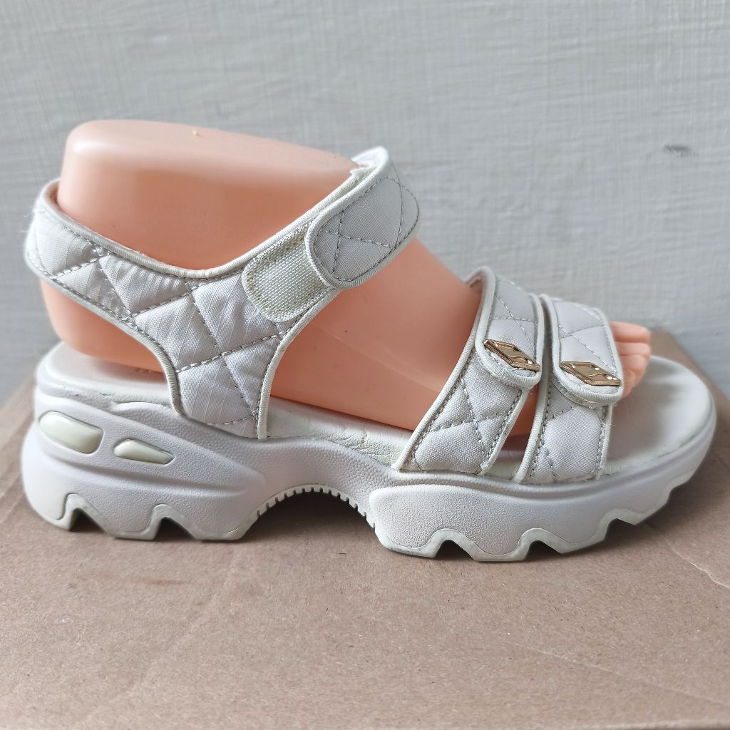 Skechers sandal gunung wanita ORI 2nd insole 230