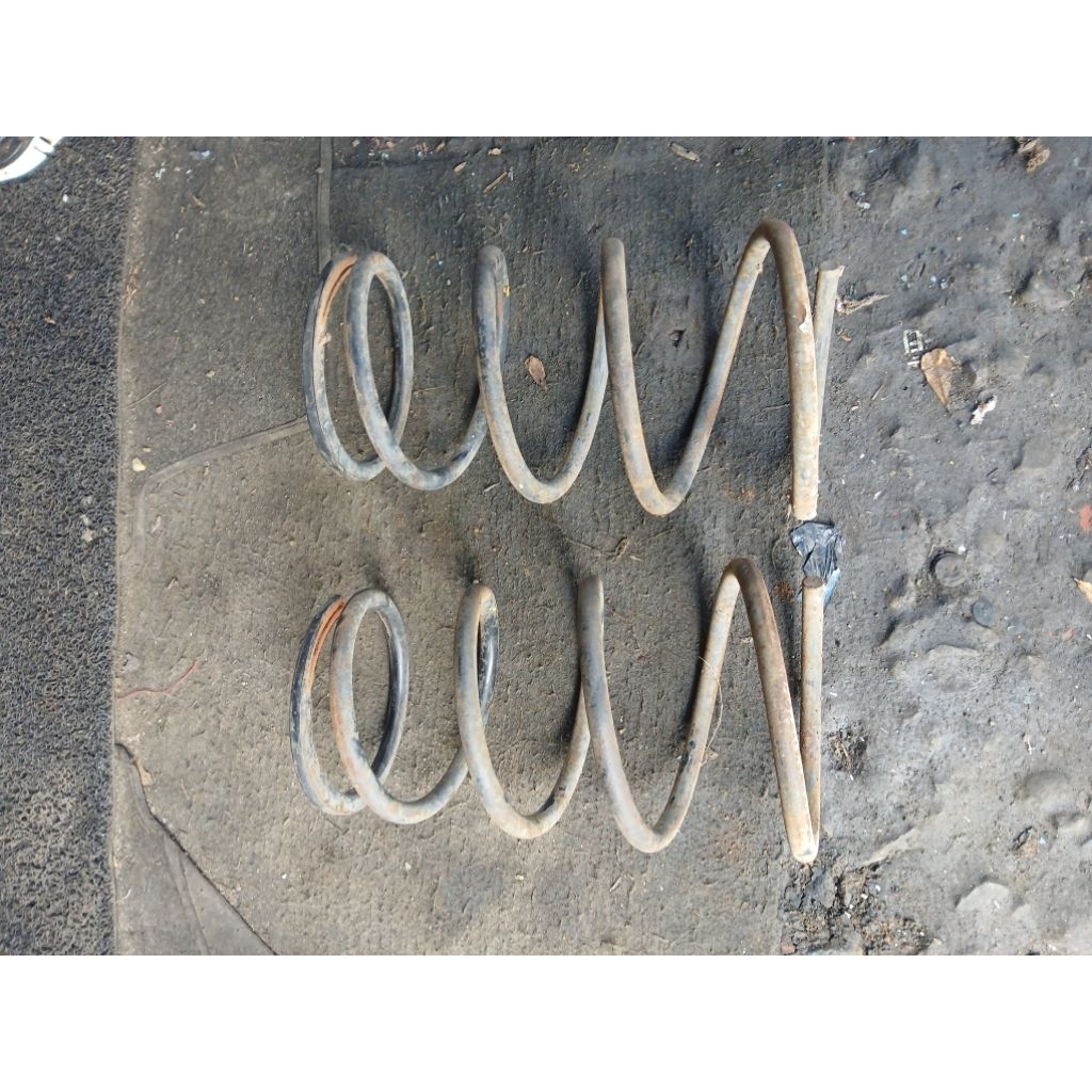 Per keong belakang Nissan Xtrail T30