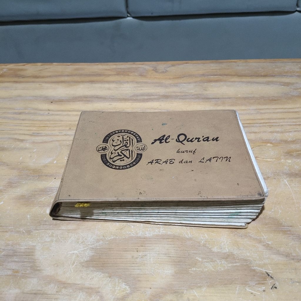 Buku Al Quran Huruf Arab dan Latin