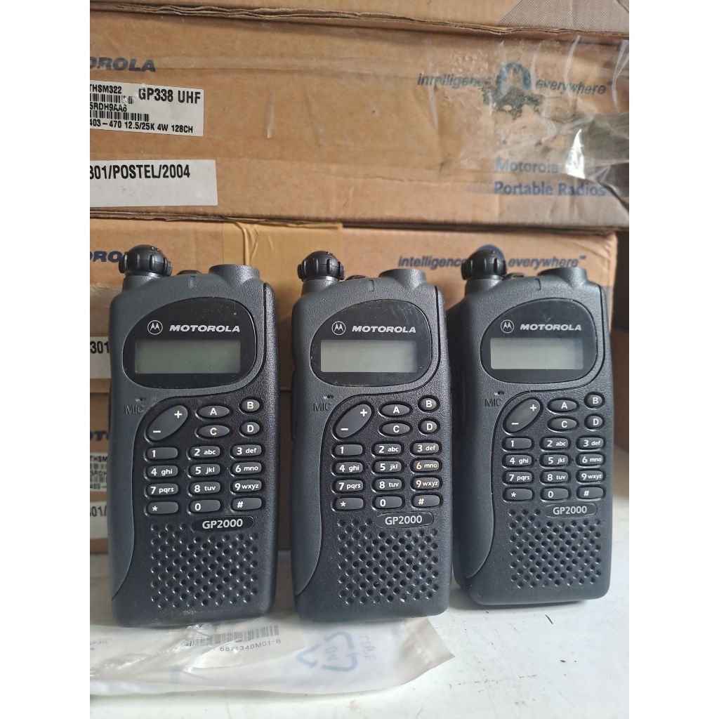 UNIT HT MOTOROLA GP2000 UHF 436 MHZ NORMAL ASLI NEW HT MOTOROLA GP 2000 UHF BARU ORI LANGKA