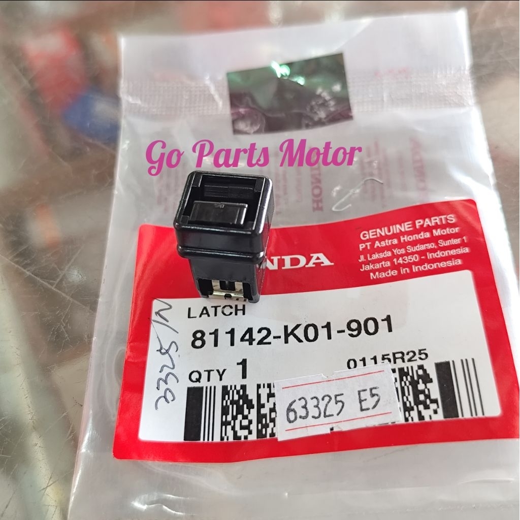 Latch Pengunci Dashboard Laci Honda Vario 160 PCX 150 - 81142-K01-901