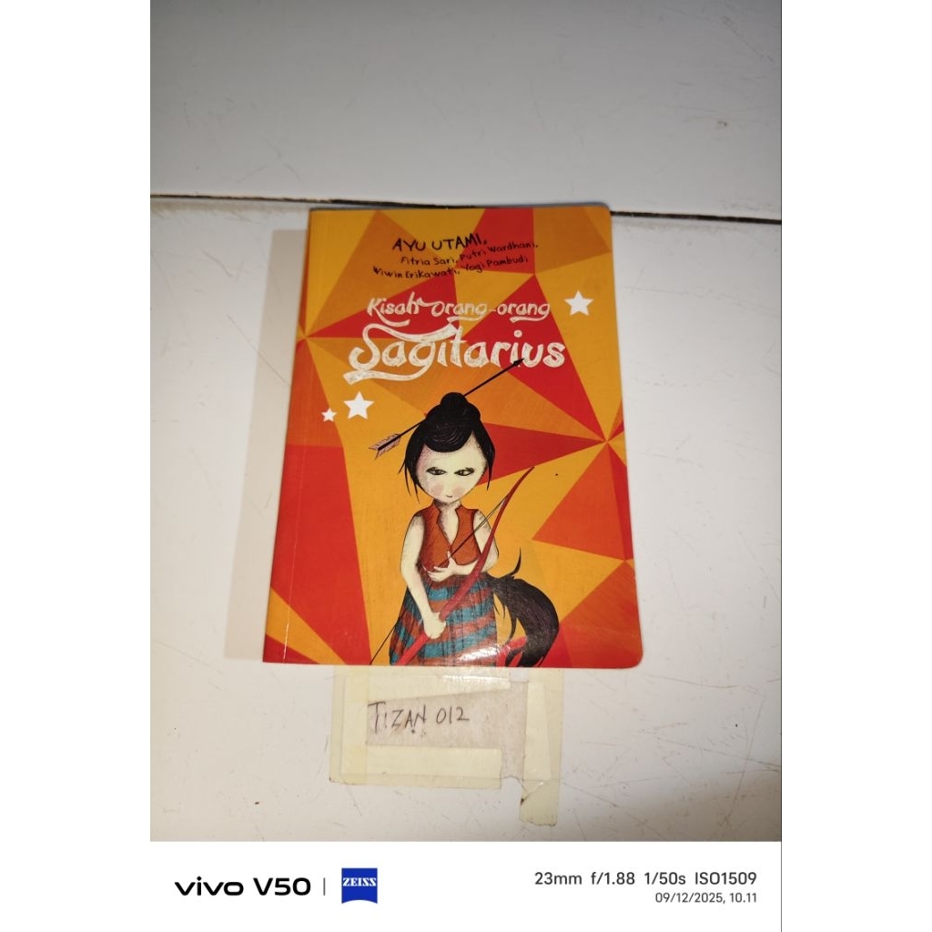 Buku Kisah orang-orang Sagitarius by Ayu Utami