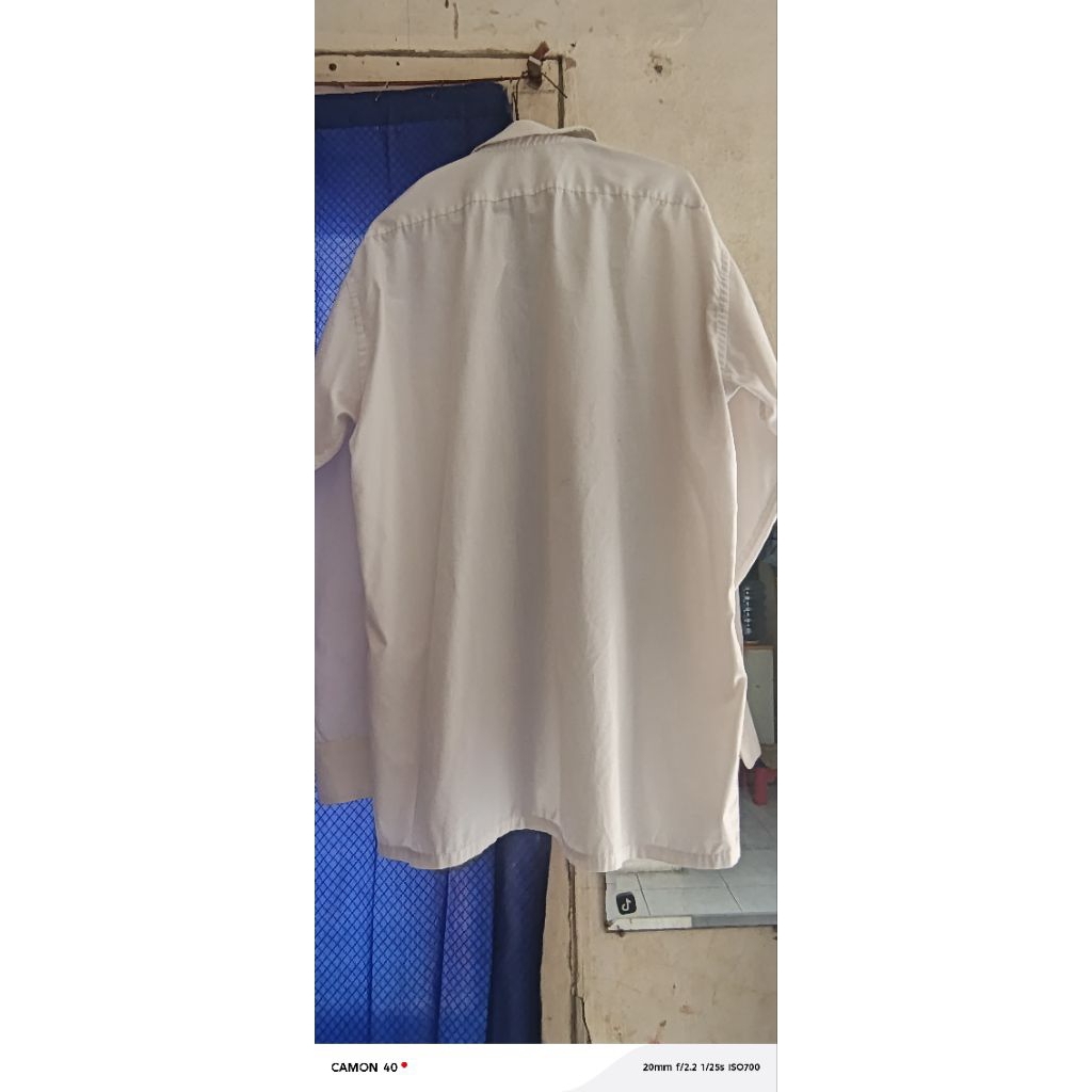kemeja putih polos merk Boss
