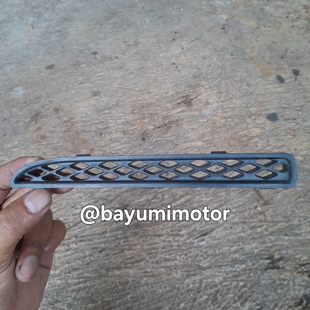 ORIGINAL jaring reflektor mata kucing bemper belakang RUSH TERIOS 2011-2016 KIRI