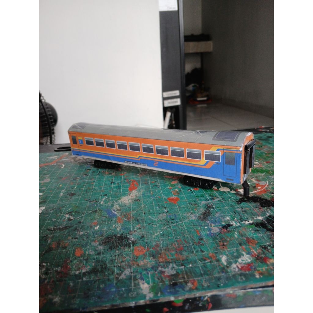 Kereta Api Indonesia Seri Gerbong Ekonomi (Handmade)