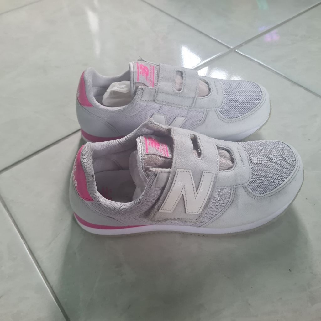 sepatu anak new balance