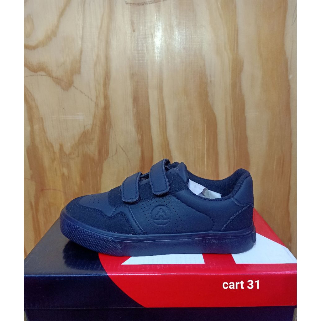 airwalk full black size 31