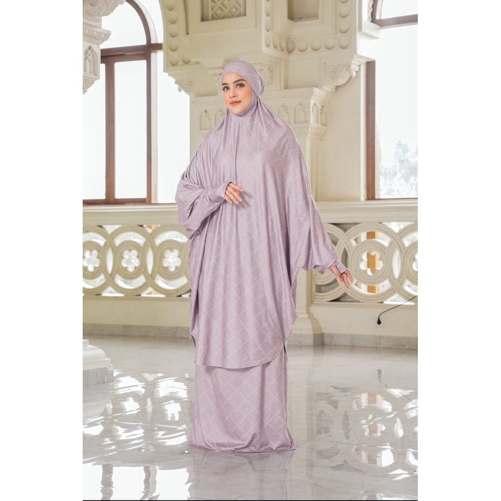 lacorde prayer robe Buttonscarves
