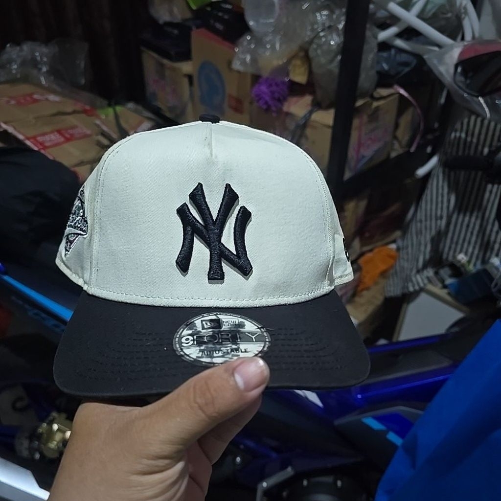 TOPI NEW ERA NEW YORK WORLD SERIES ADJUSTABLE