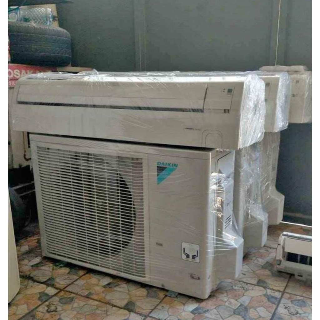 AC DAIKIN 2 PK STANDAR SECOND ORGINAL BERGARANSI