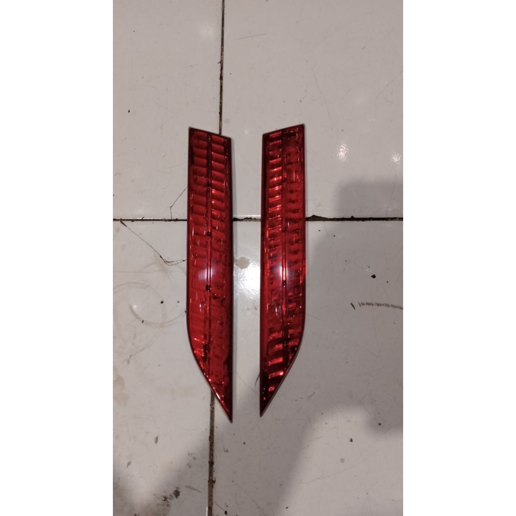 reflektor trunklid bagasi Innova tahun 2012-2015 original