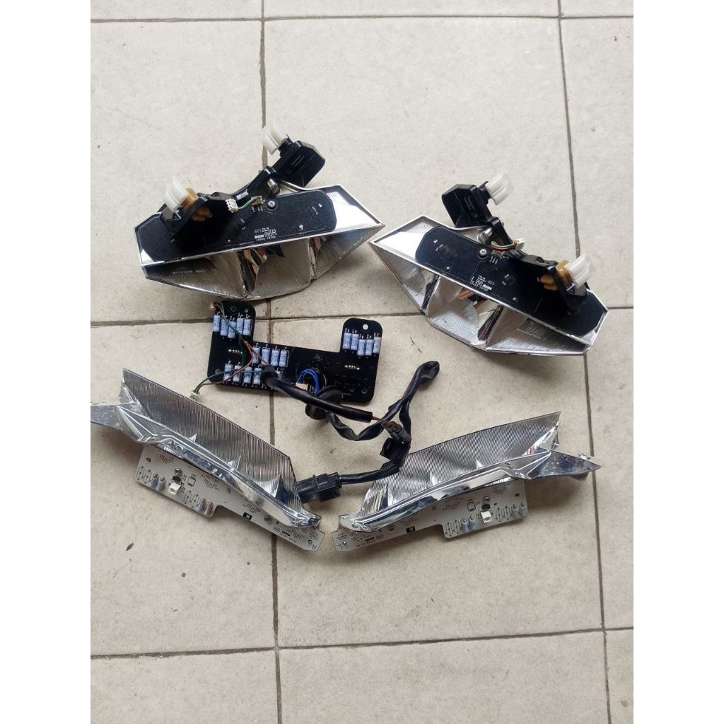 Reflektor Lampu Depan CBR 150R Facelift - Lampu LED CBR 150R Original