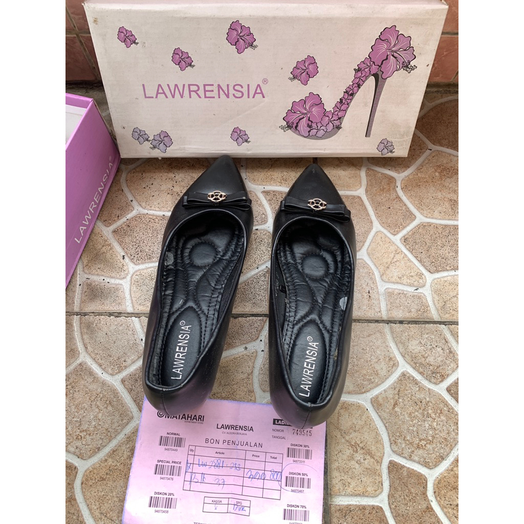 preloved sepatu lawrensia