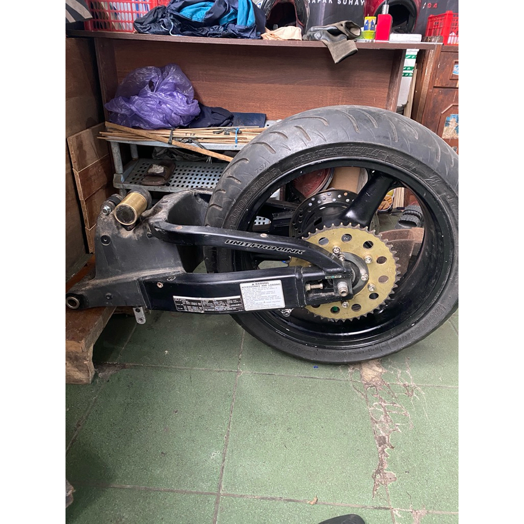 Set limbah moge swingarm cbr600rr set monoshock & velg zx7 old