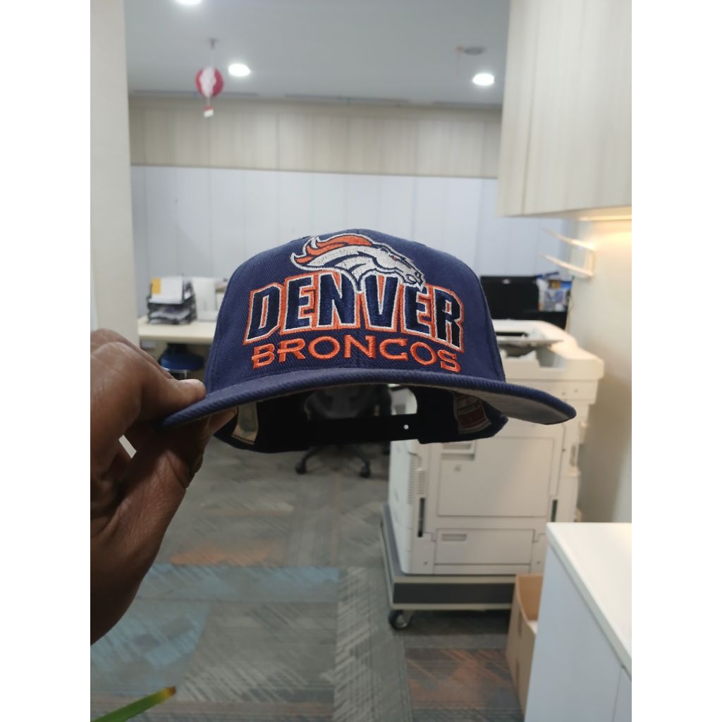 Topi Vintage Denver Broncos