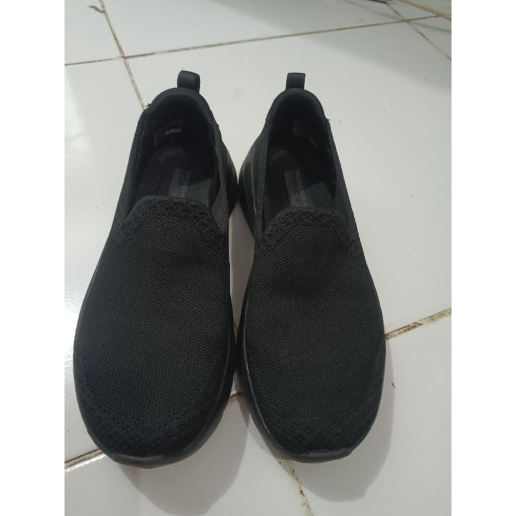 preloved skechers hitam polos