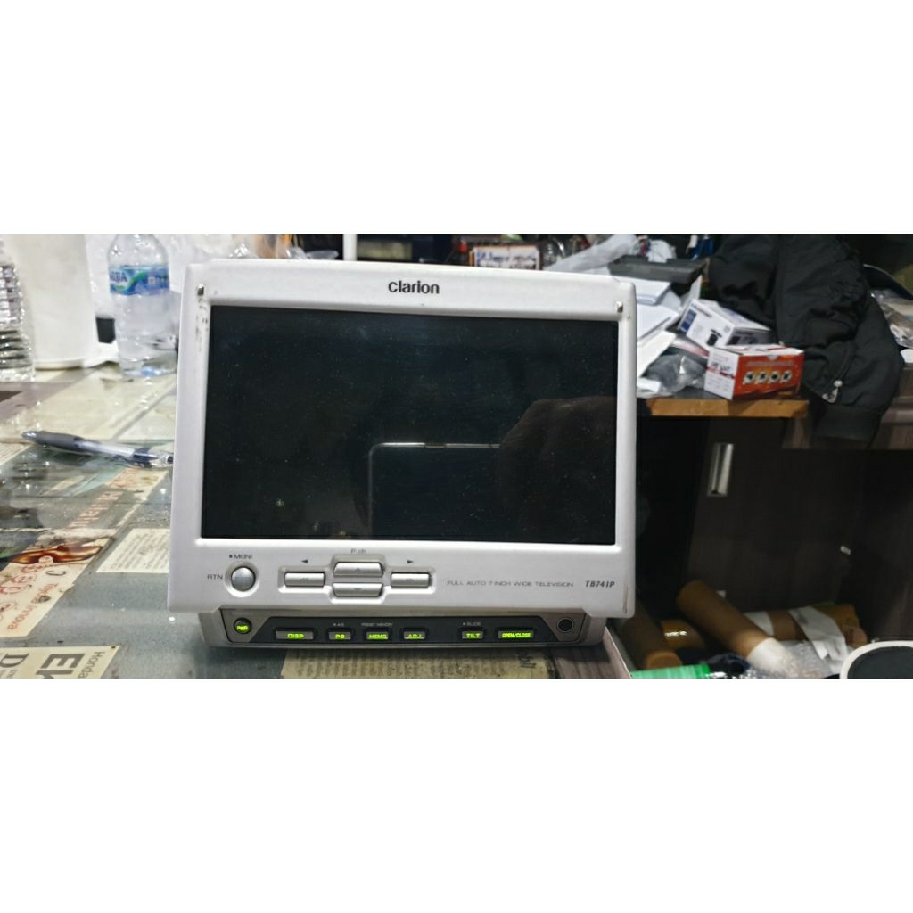 TV Monitor indash 7 inch motorized Clarion TB741 layar blank