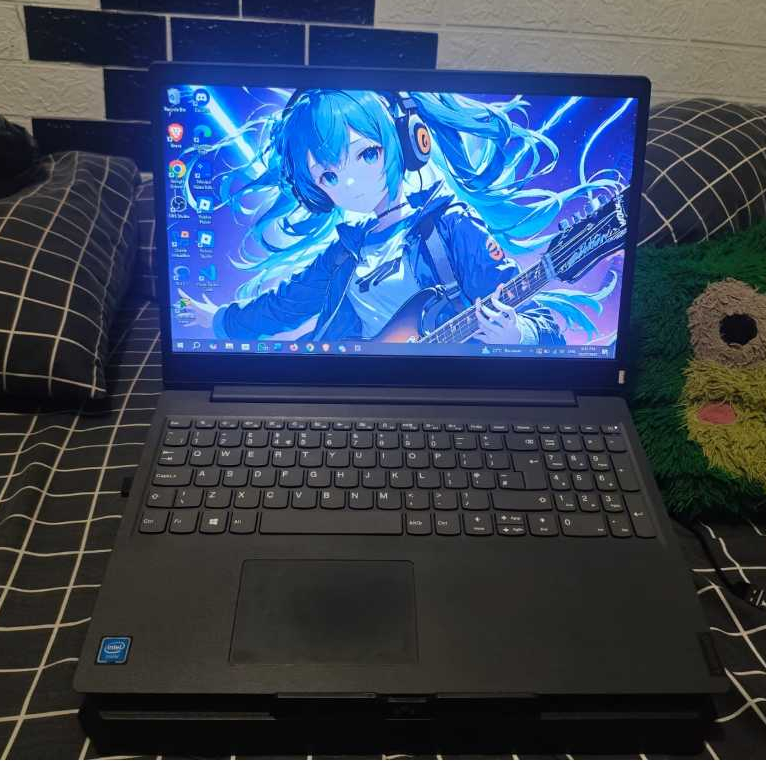 Laptop Lenovo V15 IGL Preloved