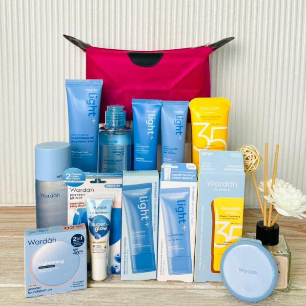 Wardah Paket lengkap Glowing Skincare 8 Produk Bonus Tas Makeup