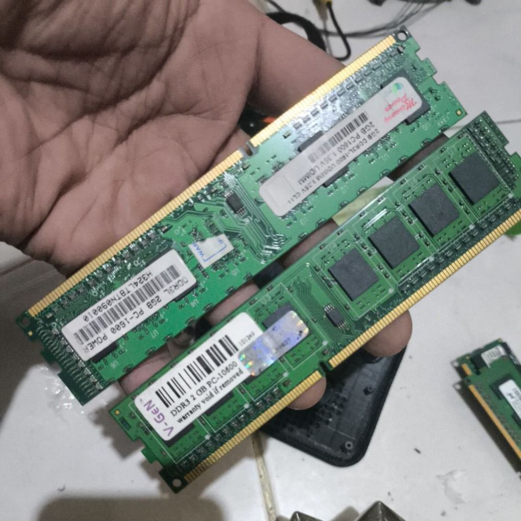 ram rusak ic kecil sebelah