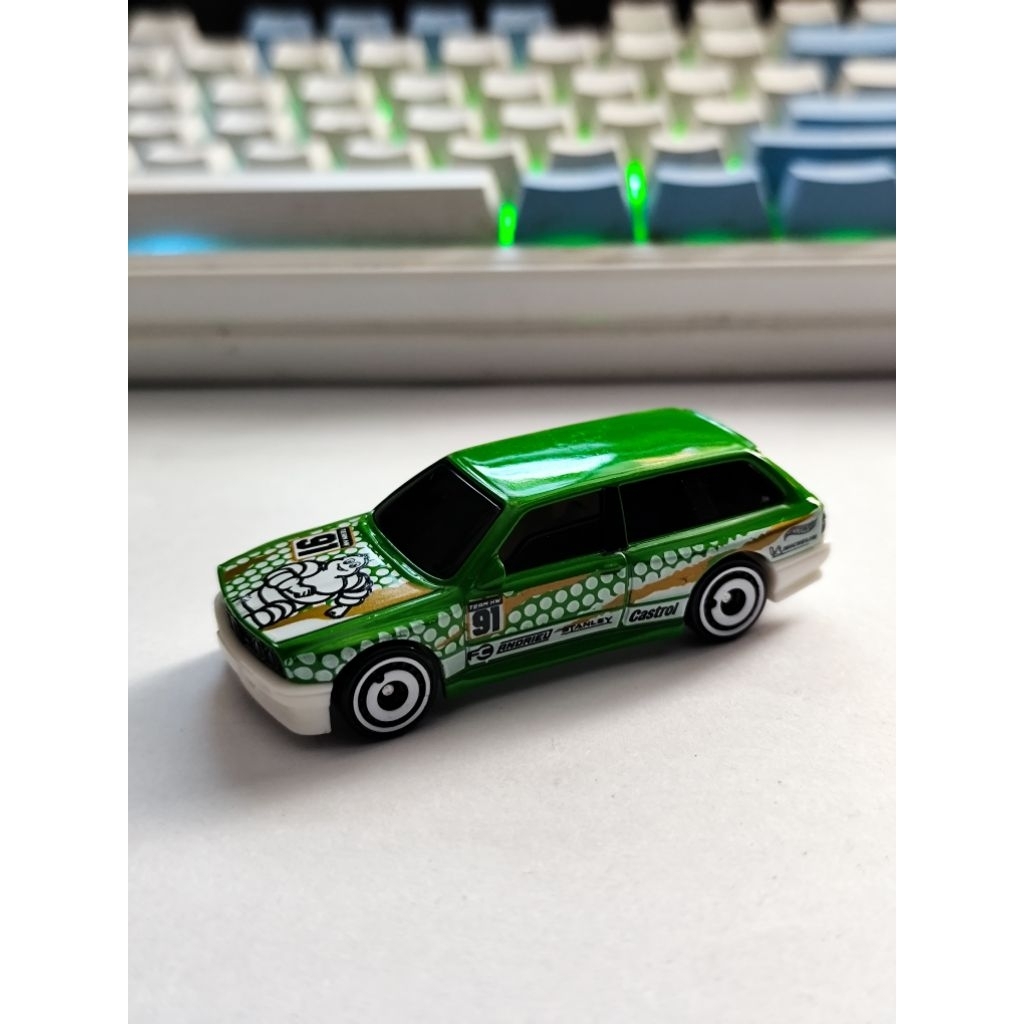 LOOSE - Hotwheels BMW M3 Wagon Remorque