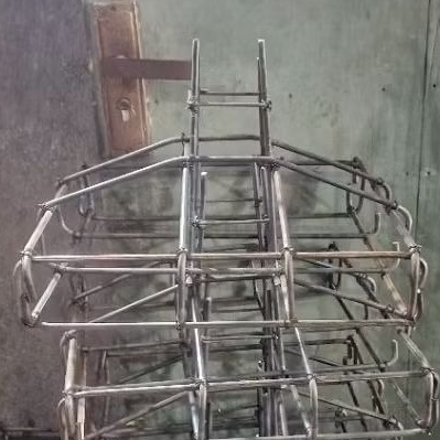 CAKAR AYAM UKURAN 40X40 BESI 8 MILI