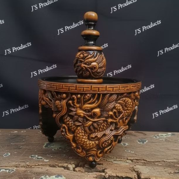 Tebok pleci ukir Naga