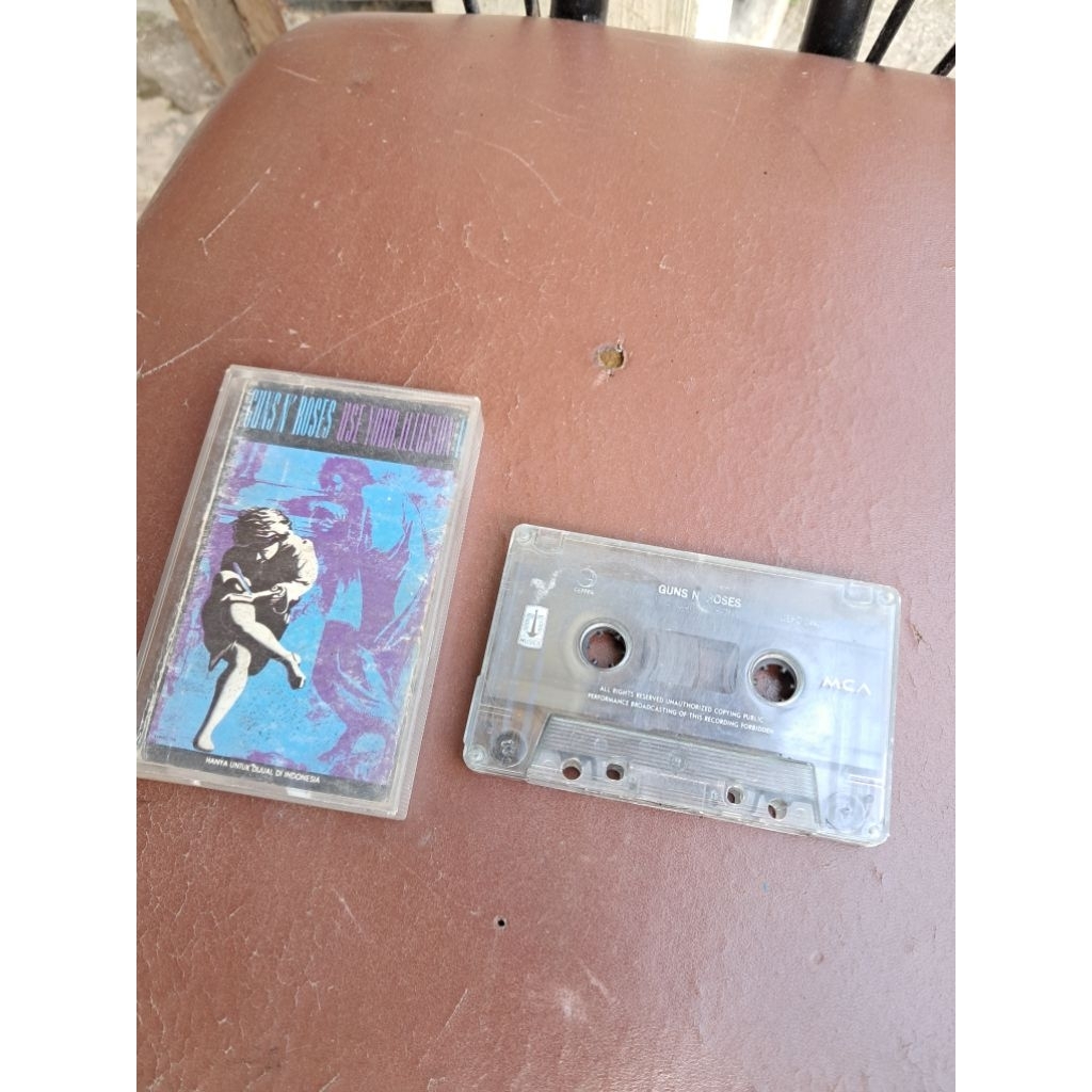 kaset pita Guns N roses nyala