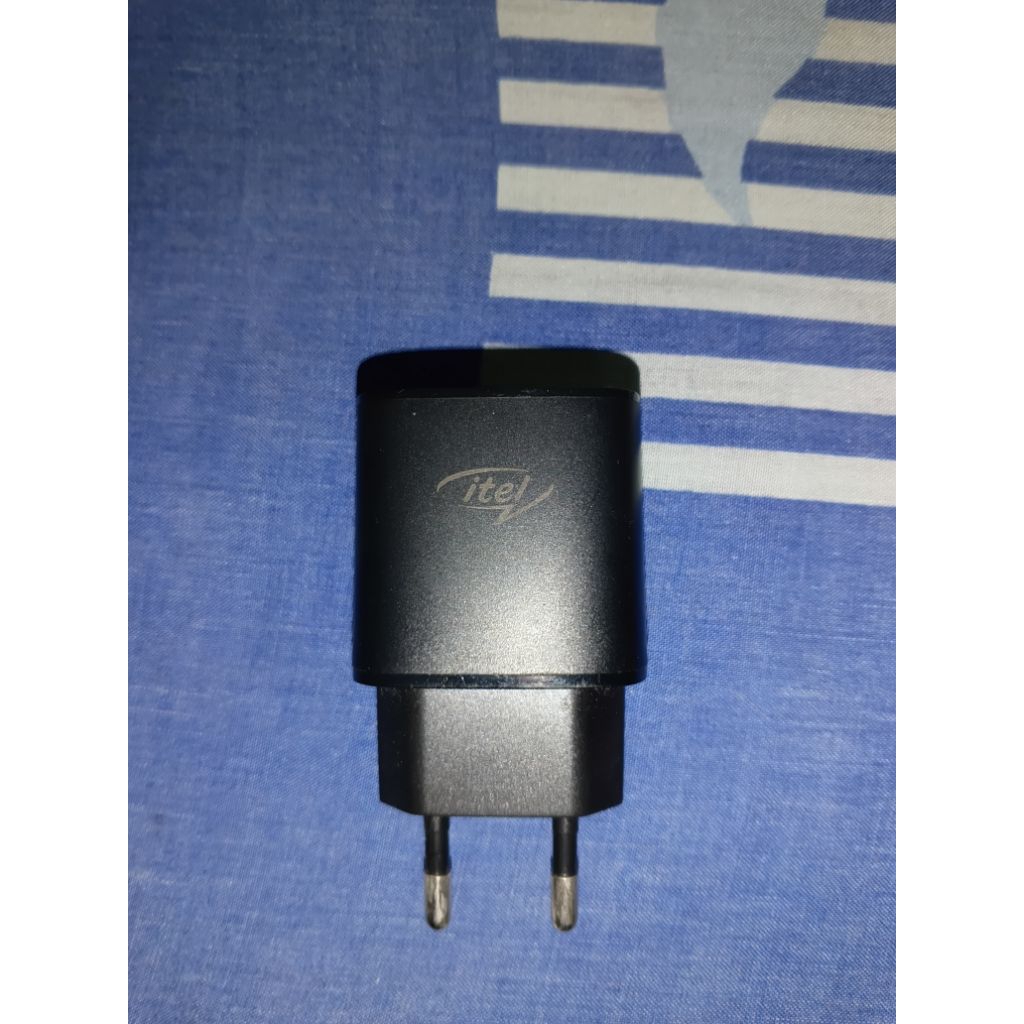 PRELOVED ADAPTOR CHARGER ITEL