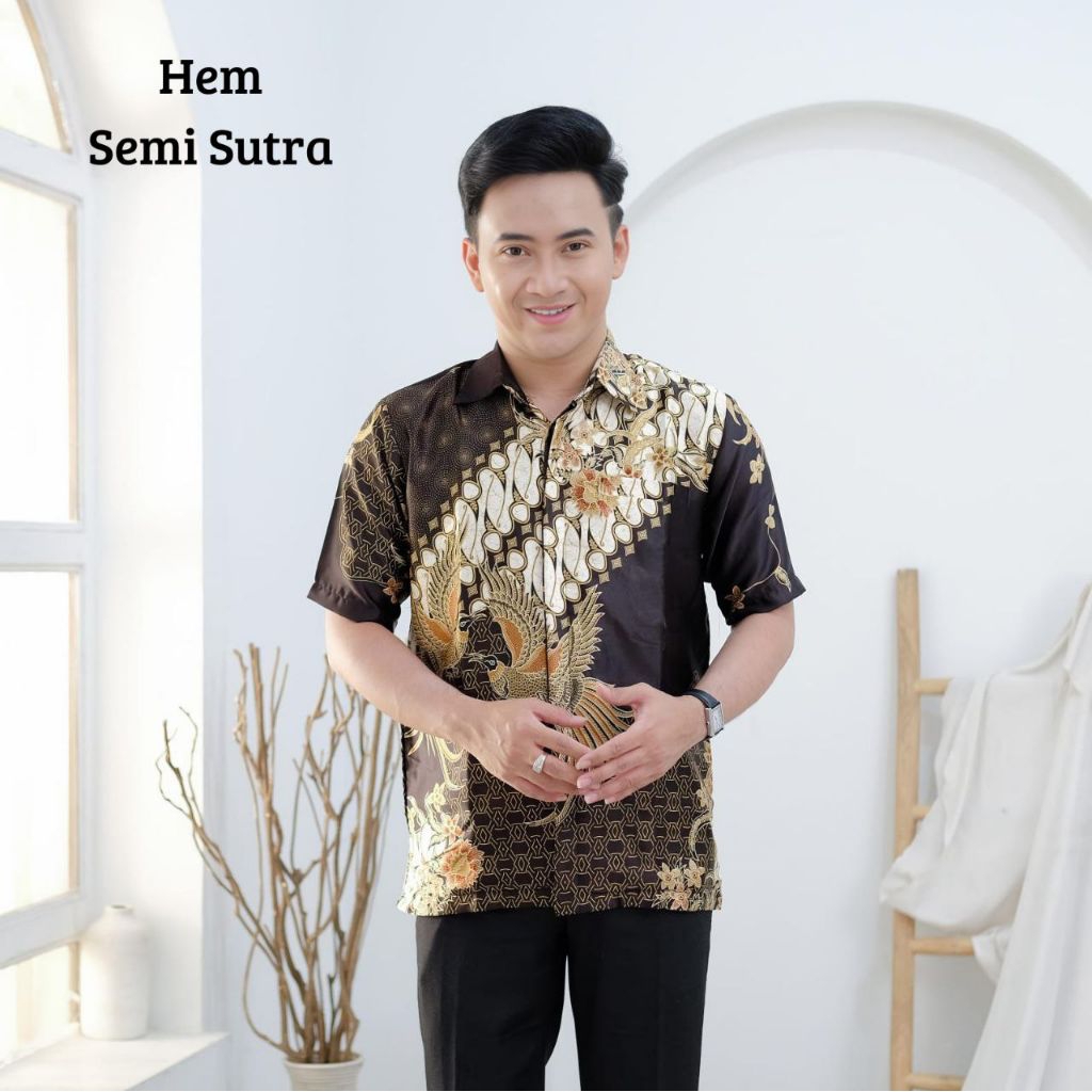 Kemeja Lengan Pendek Batik Semi Sutra Silk Furing Batik Atasan Pria