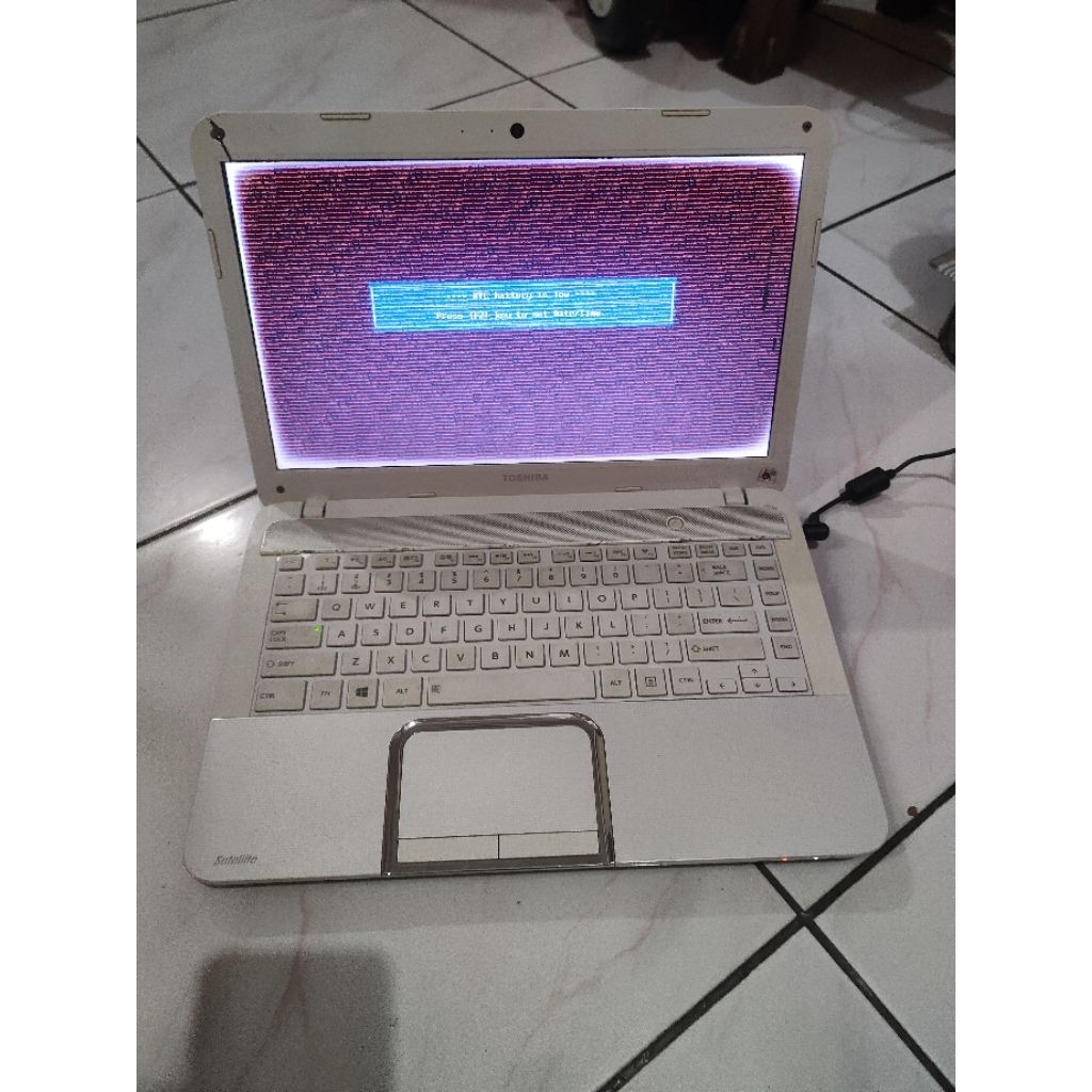 Laptop Toshiba L840 Hidup Minus Kondisi Sesuai Foto