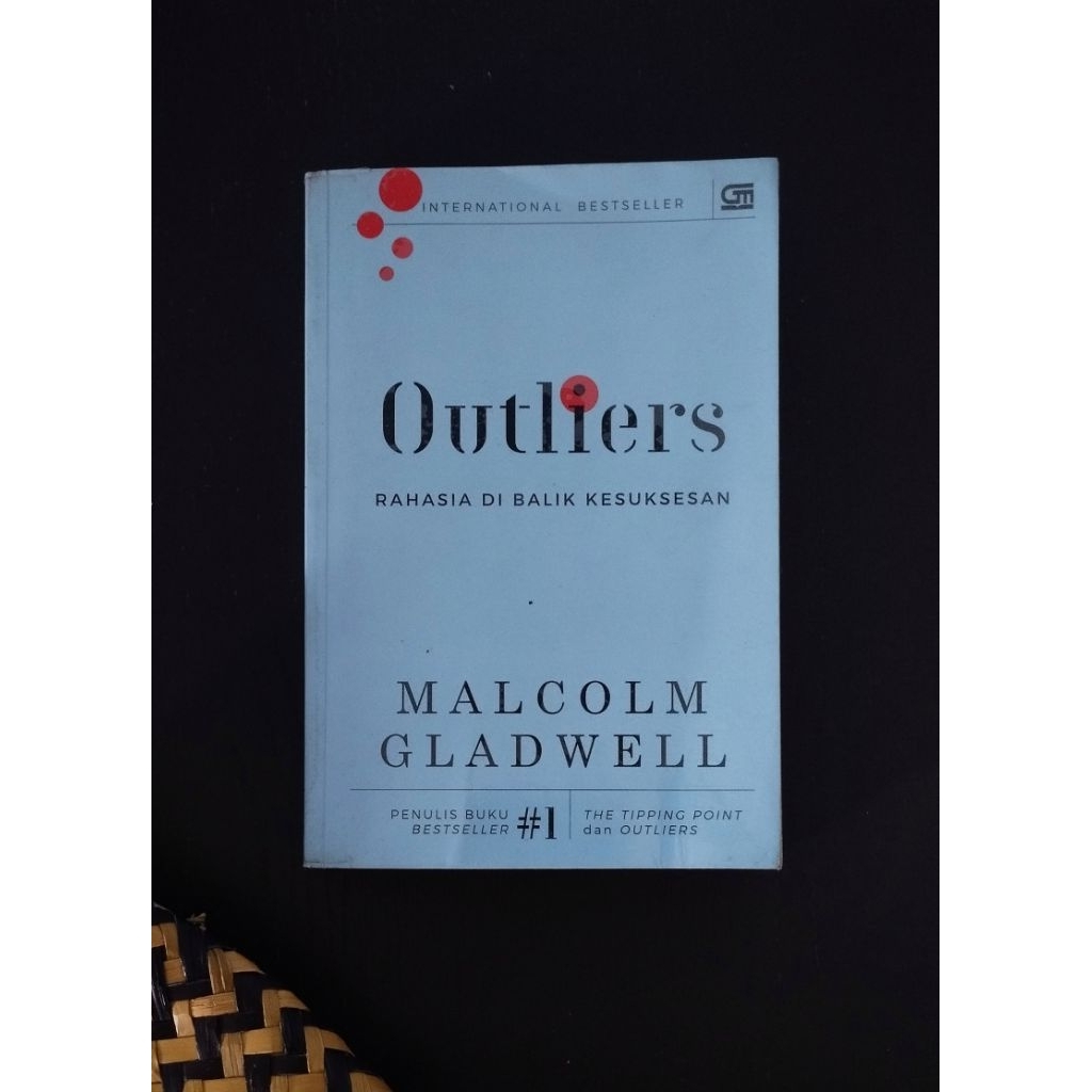 Buku motivasi Outliers Malcolm Gladwell