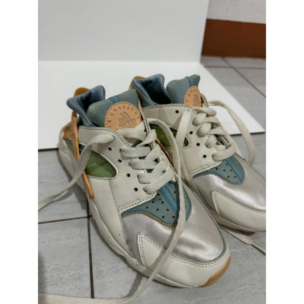 [PRELOVED] Sepatu Nike Air Huarache SE Women's Original