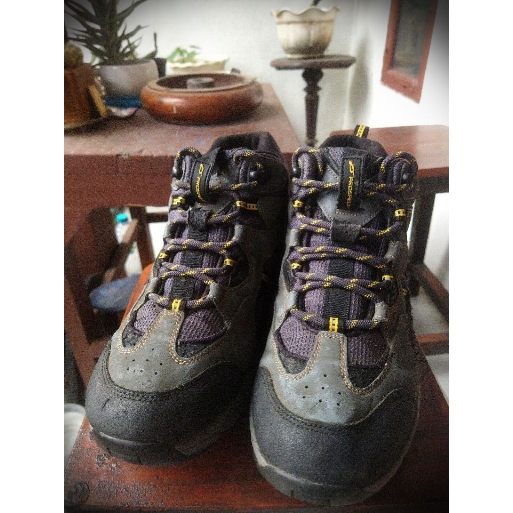 sepatu outdoor seken brand Prospecs sz 42