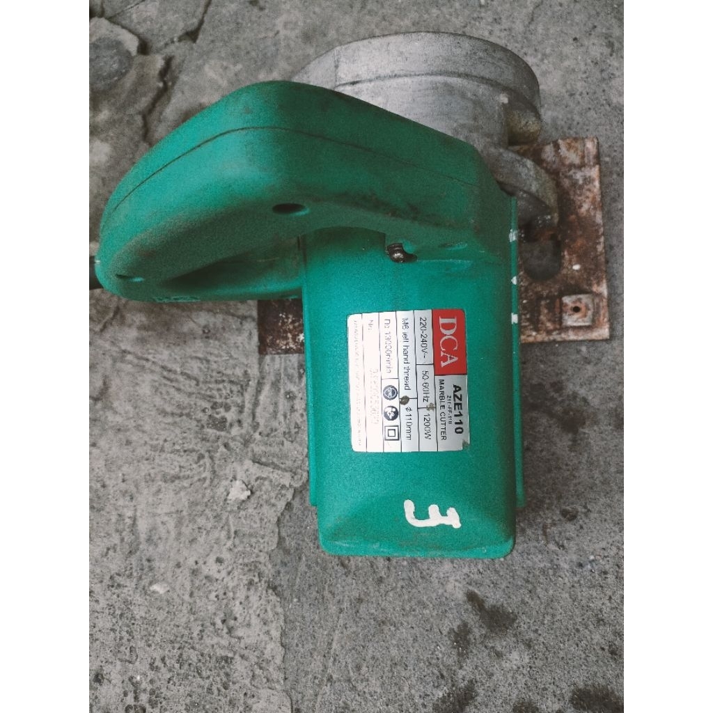 serkel potong keramik atau granit modern second kondisi normal semua siap pakai kerja