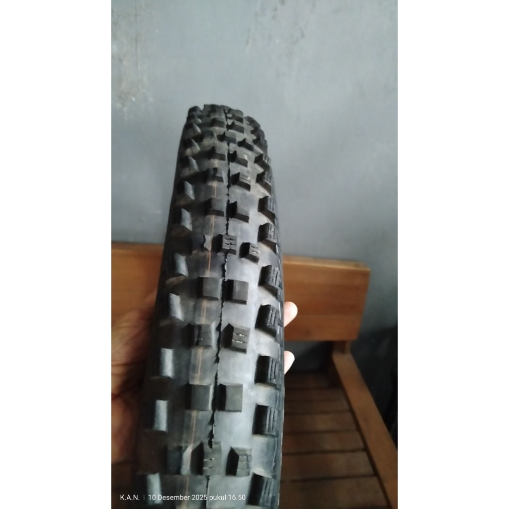 ban luar sepeda schwalbe magic mary 27.5 marry bukan hans damp 2.35 2.50 2.60