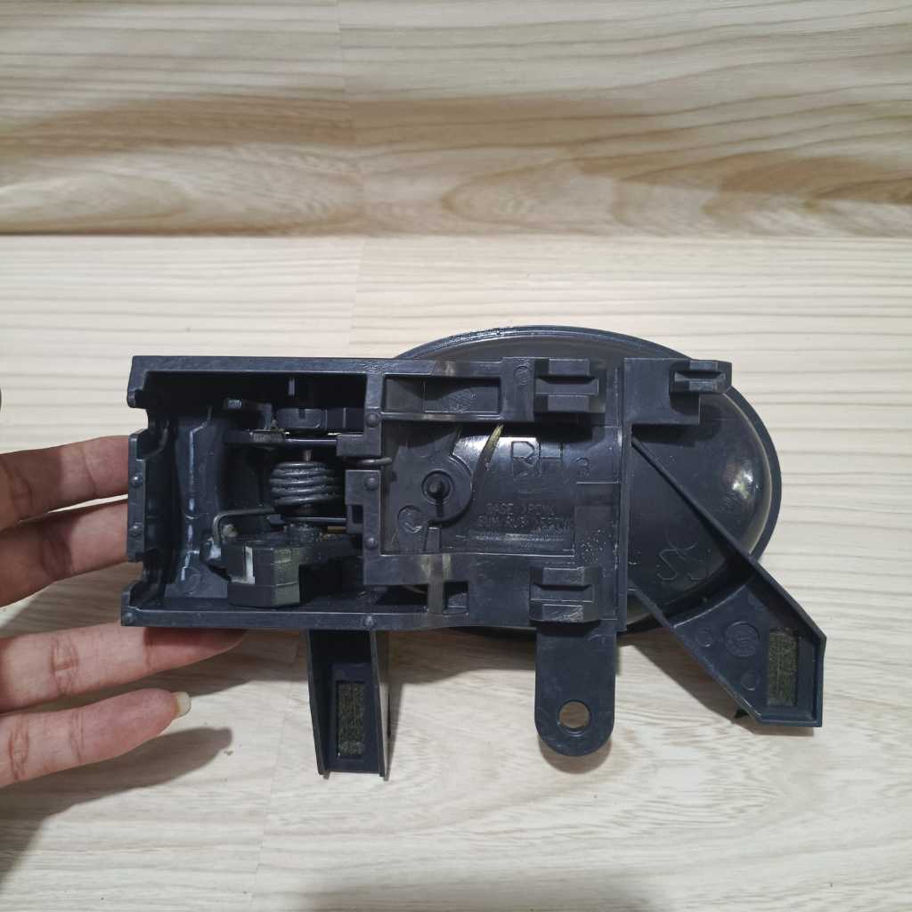 Handle Pintu Dalam Nissan Juke March Handle Bukaan Pintu Dalam Nissan March Juke kanan RH