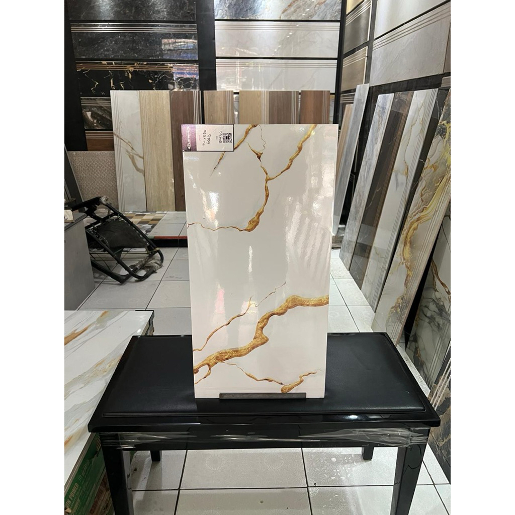 Keramik Dinding 30x60 Tuxedo White | Platinum