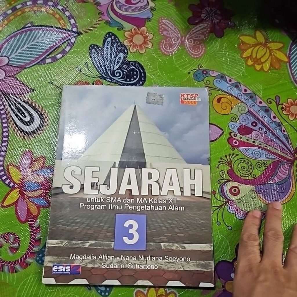 Sejarah kelas 3 Penerbit esis KTSP 2006 ( CUCI GUDANG ) -A