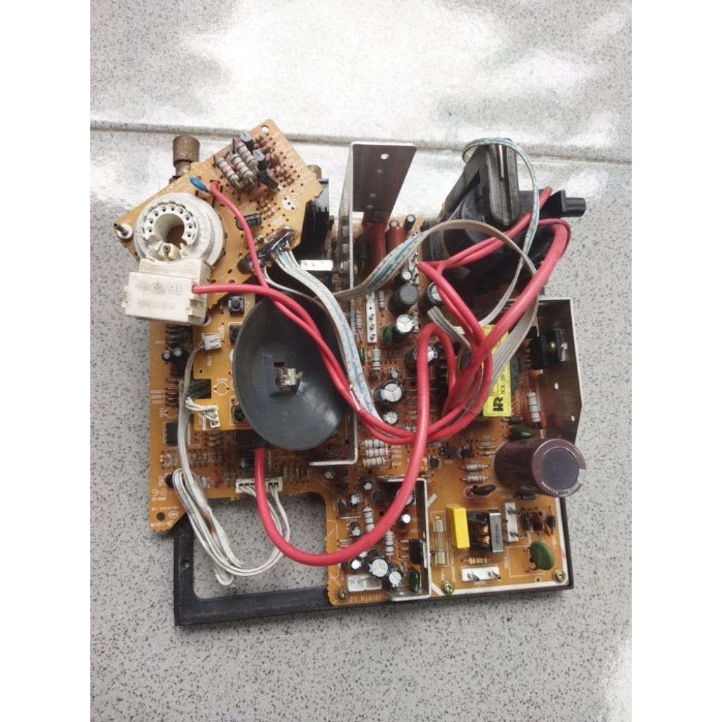 Mesin tv china 14 - 21 in. Copotan tv Giatex. Normal.