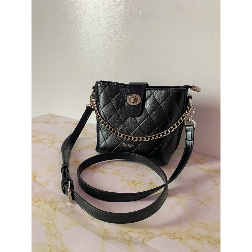 tracy bag oneda black NEW. split pay req cust