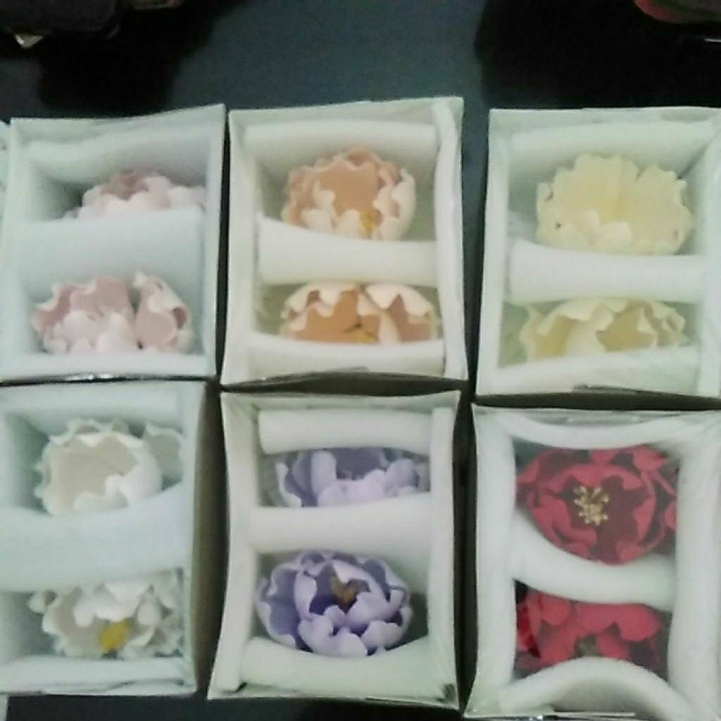 Gumpaste Flower for Cake Decoration PCT sm