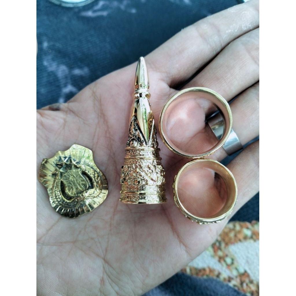 ornamen tongkat komando lambang polri