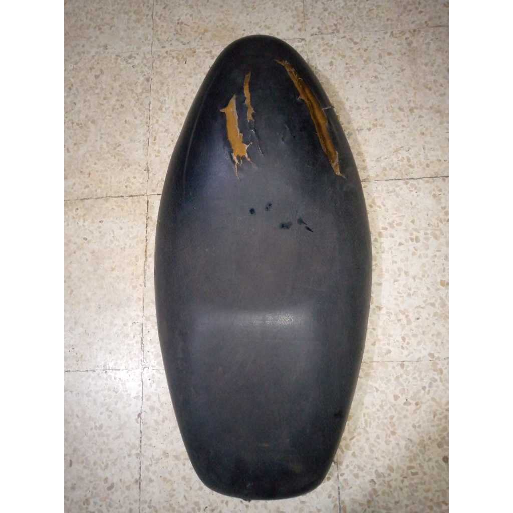 Jok Kymco Free LX ( Kulit jok rebek / tidak bagus ) Ori Copotan