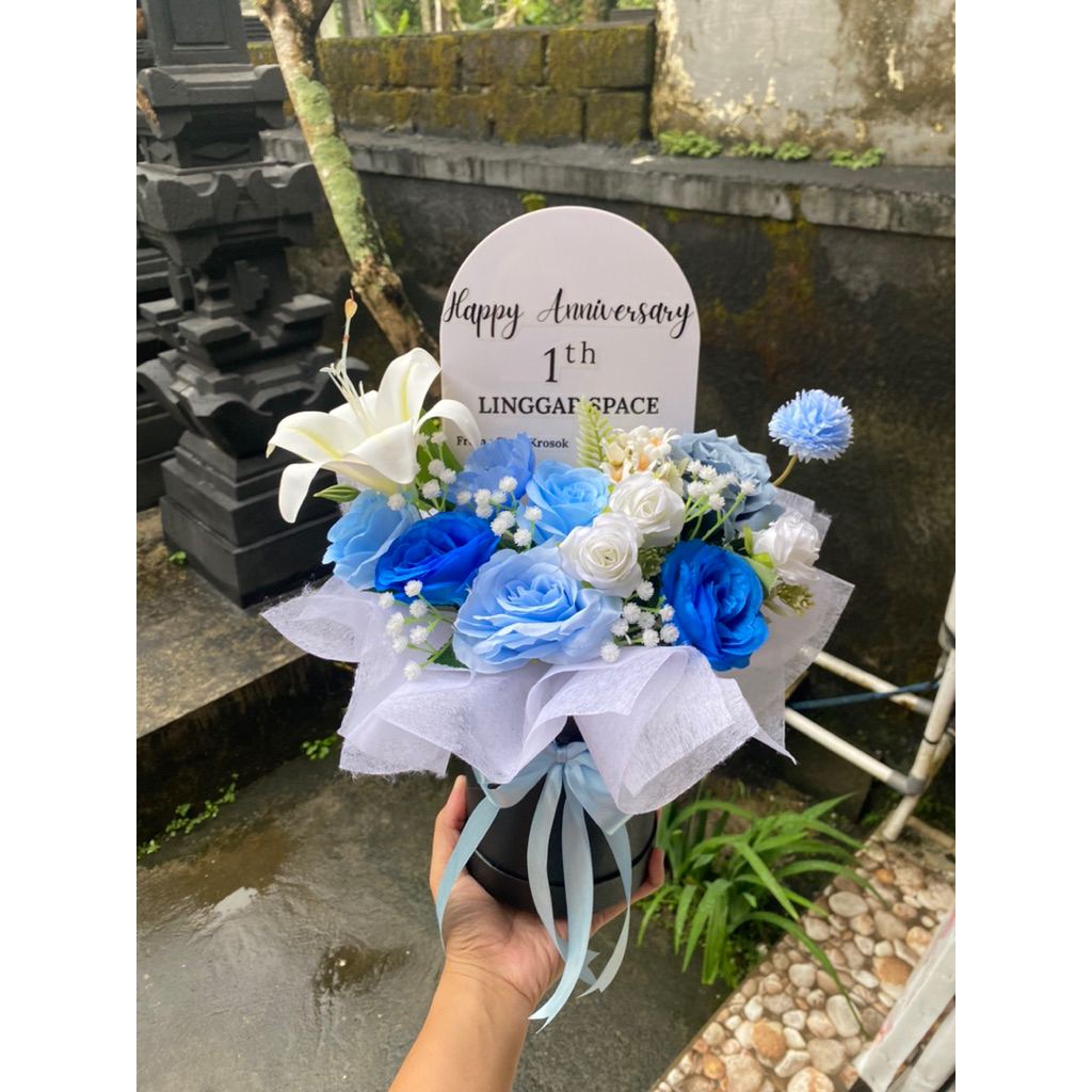 Bloom box akrilik bunga artificial | papan ucapan | box ucapan | kado ultah | kado cantik | kado mur